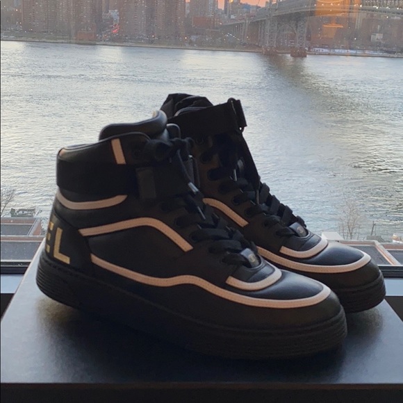 SOLD ❌ CHANEL Sneakers - Picture 4 of 8